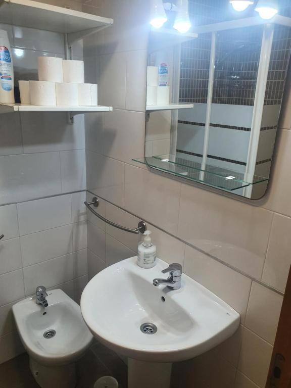 3F, Aire Acondic, 80M2, 2 Dormitorios, 4 Huespedes, Wifi Gratis La Linea de la Concepcion Ngoại thất bức ảnh